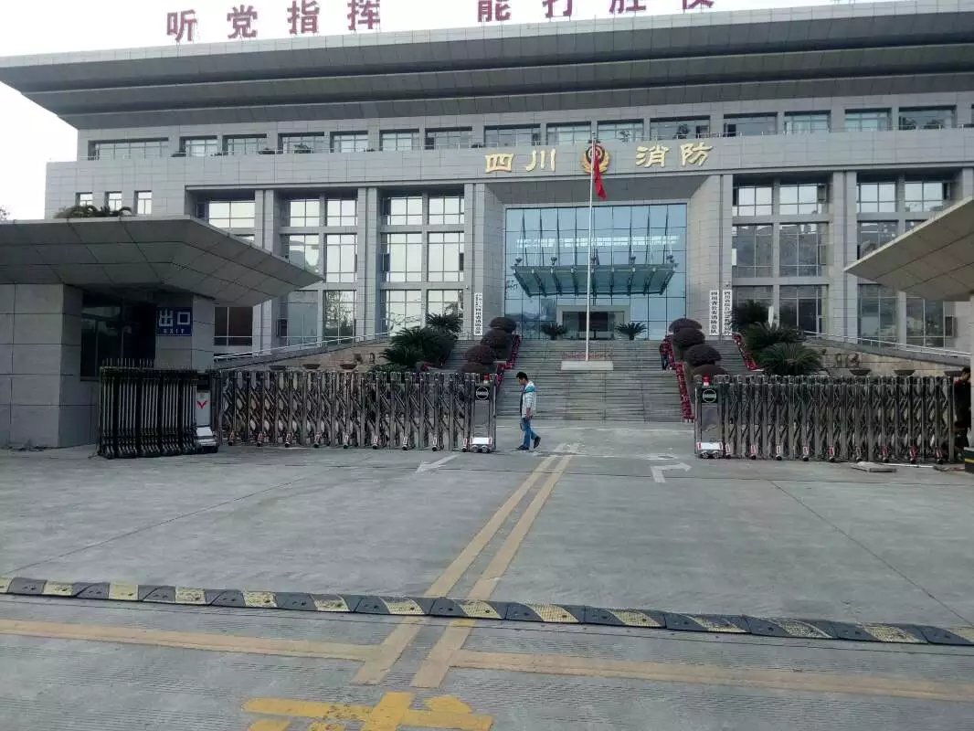 延寿县延寿县四川消防总队伸缩门